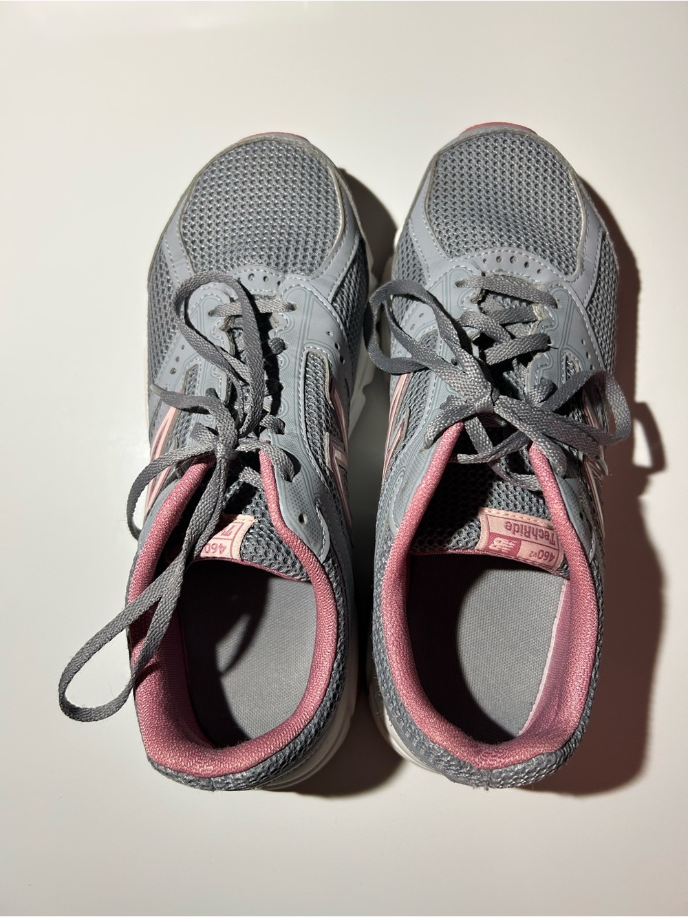 Women’s Size 10 D New Balance 420 v2 Gray and Pink Athletic Sneakers